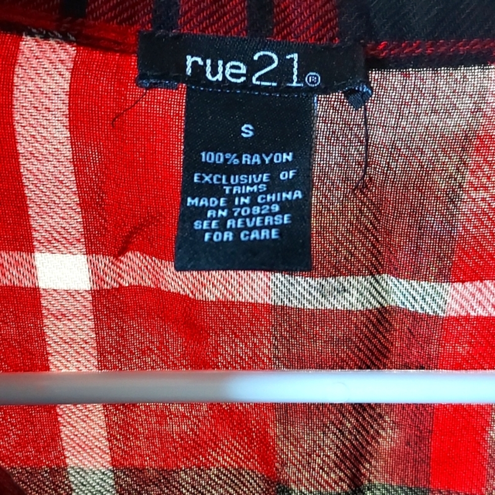 Rue 21 100 Rayon Button Up